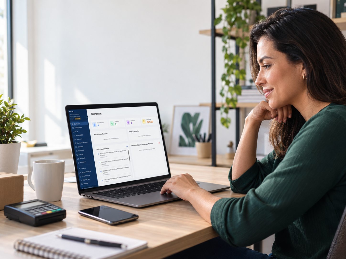 Empreendedora acompanhando indicadores da empresa